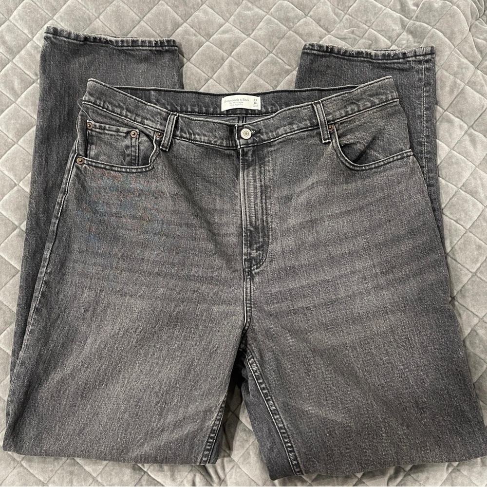Abercrombie & Fitch The ‘90s Straight Ultra High Rise Jeans